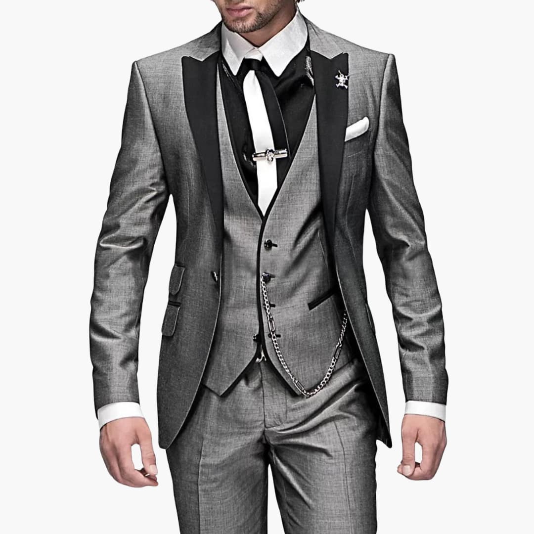 Stefano | Men’s Three-Piece Suit with Lapels and Fastening