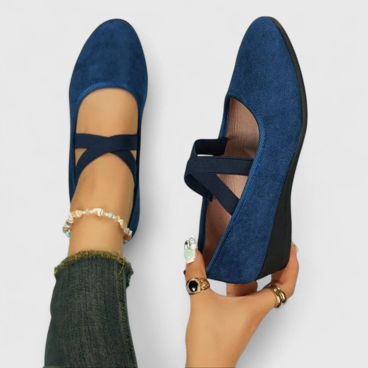 Mila | Orthopaedic Shoes with Cross-Strap Design
