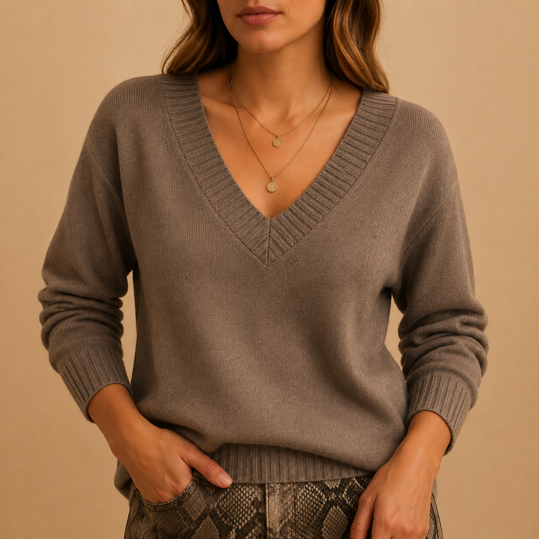 Peggy | Soft Knit Sweater with Ribbed V-Neckline and Ribbed Cuffs