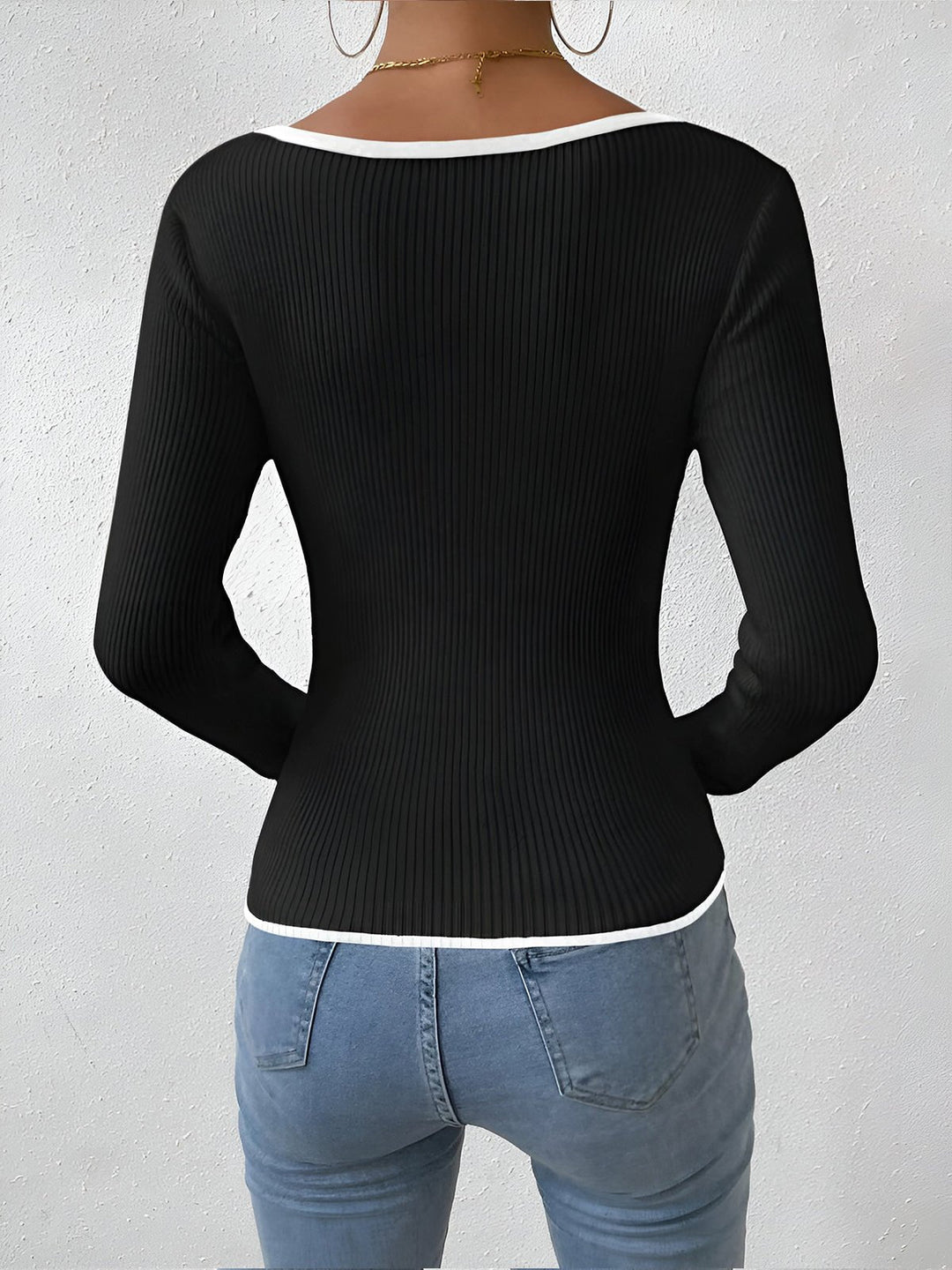Viola | Fitted Ribbed Knit Sweater with V-Neckline