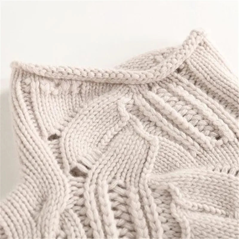 Anwen | Soft Cable Knit Sweater with Turtleneck and Pointelle Detail