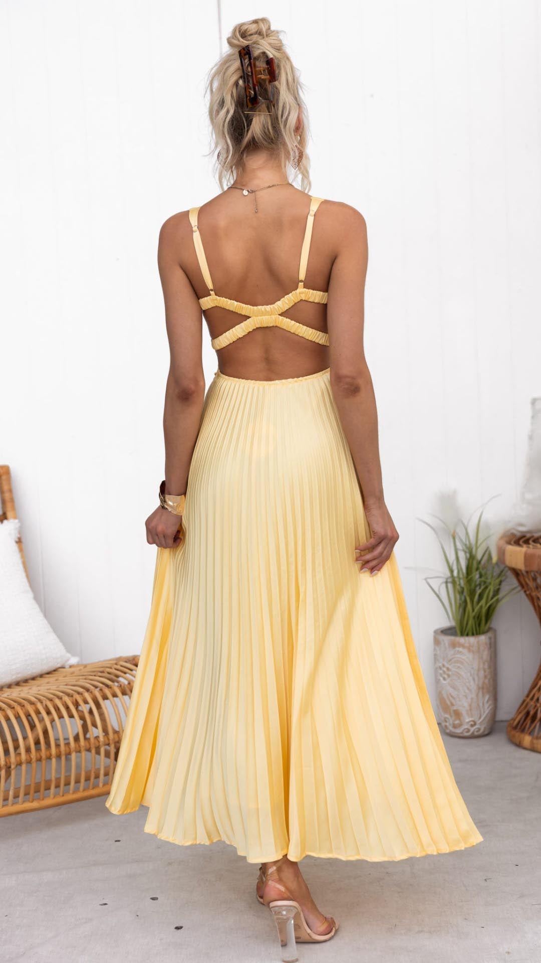 Juliet | Yellow Pleated V-Neck Autumn Maxi Dress